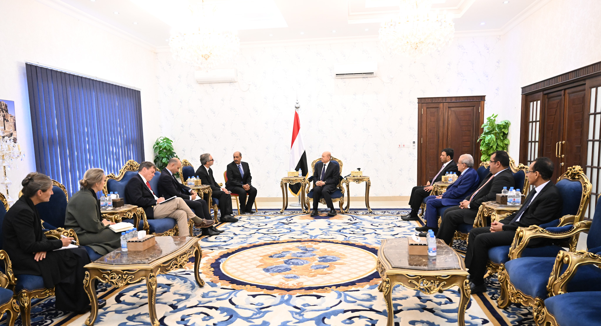 رئيس مجلس القيادة الرئاسي يستقبل في عدن سفراء الاتحاد الأوروبي 12 سبتمبر 2023