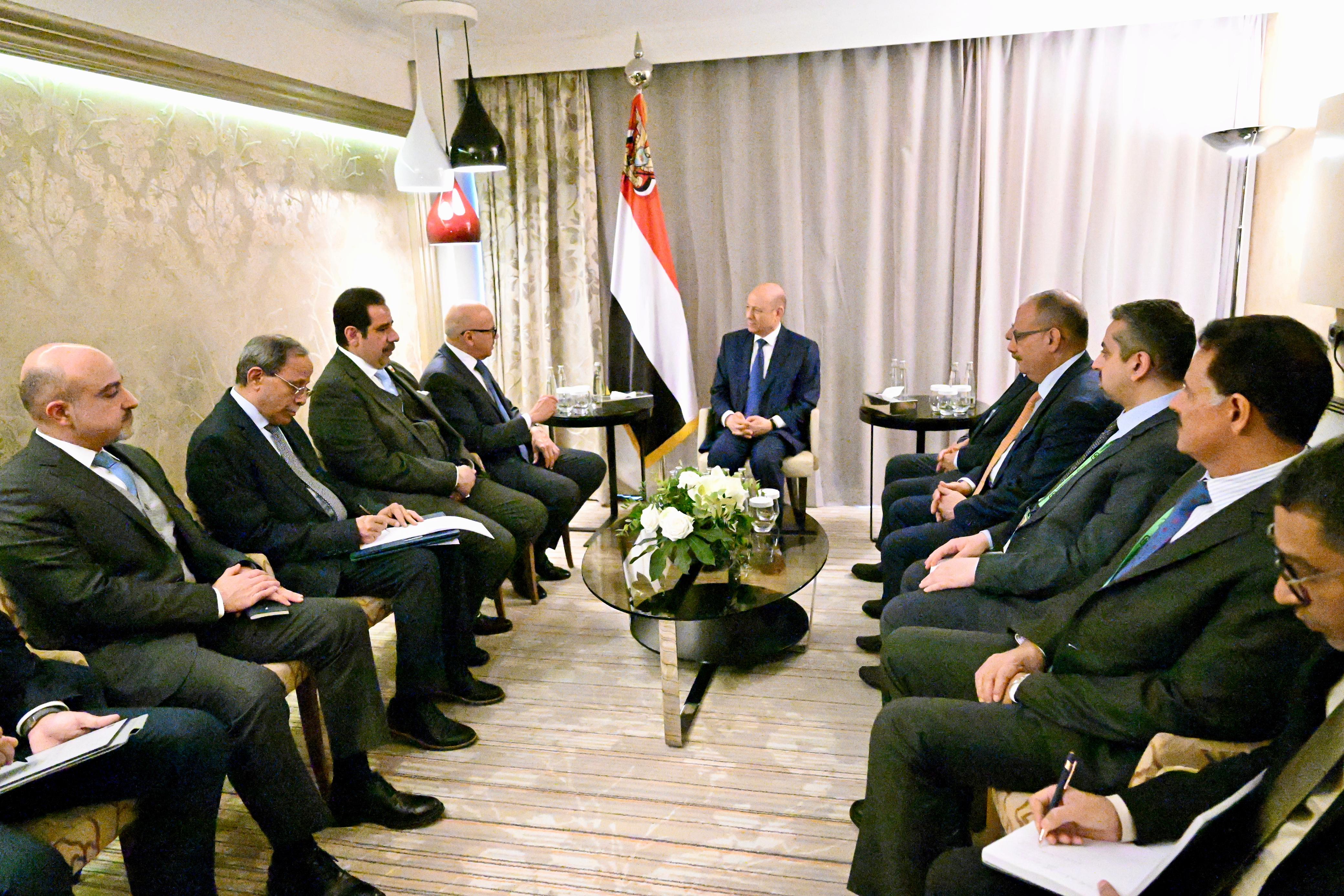 فخامة الرئيس يلتقي وزير الخارجية البحريني على هامش قمة ميونخ للأمن الدولي 16 فبراير 2024