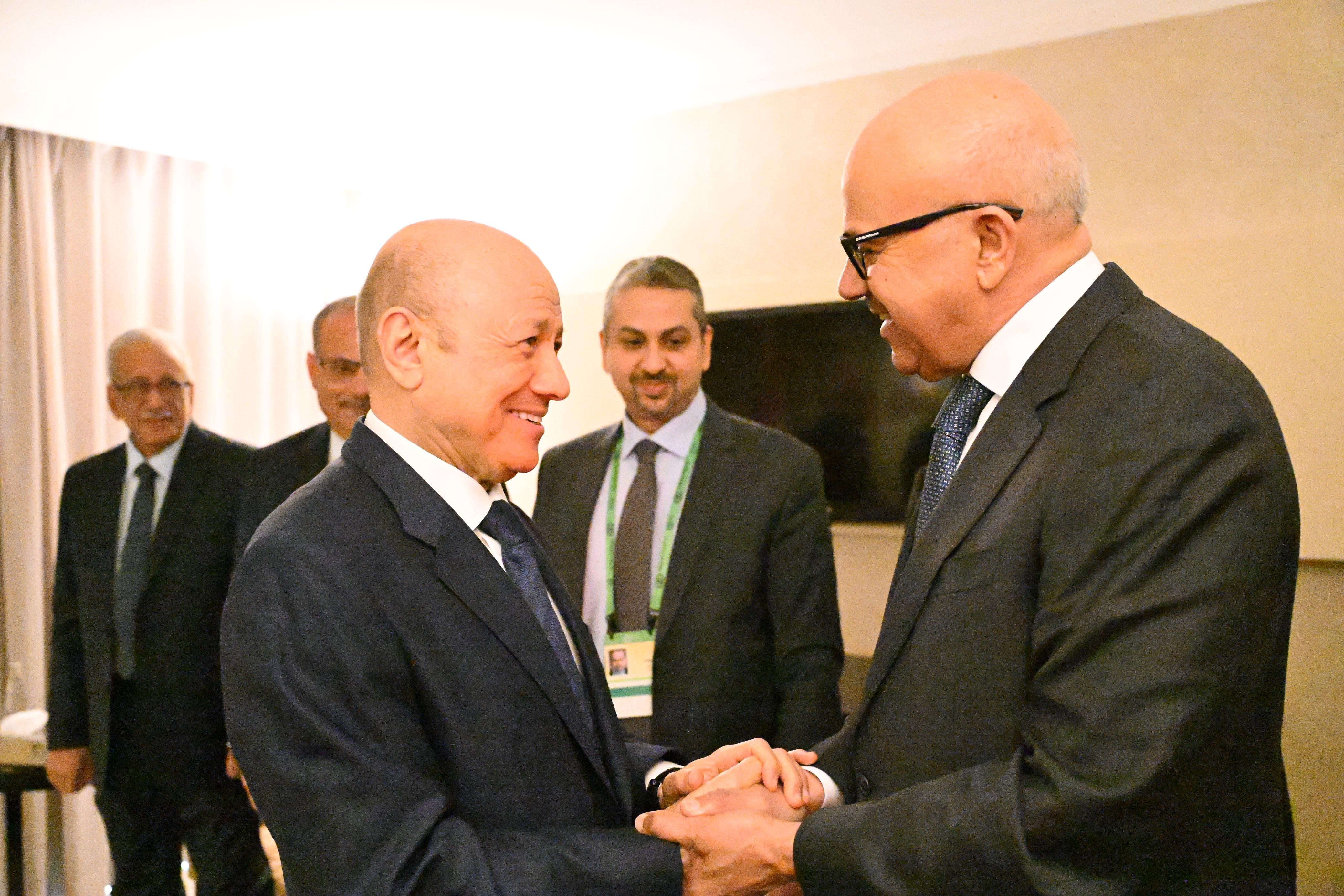 فخامة الرئيس يلتقي وزير الخارجية البحريني على هامش قمة ميونخ للأمن الدولي 16 فبراير 2024