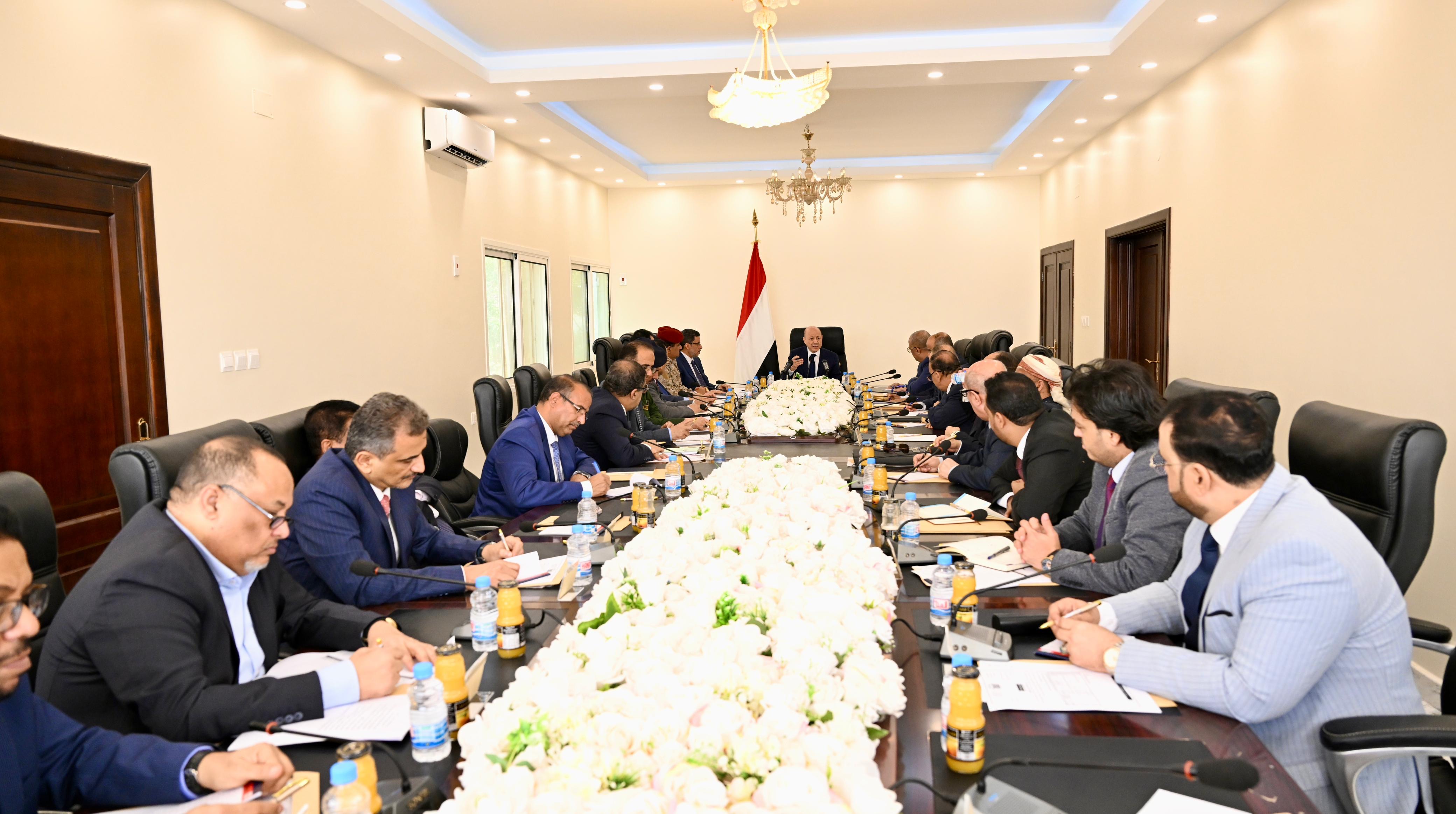 فخامة الرئيس يرأس جانبا من اجتماع مجلس الوزراء في العاصمة عدن 12 فبراير 2024