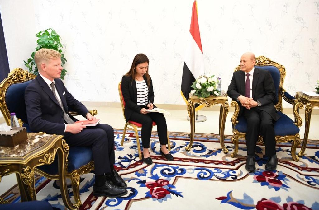 رئيس مجلس القيادة الرئاسي يجدد دعمه للهدنة الإنسانية بكافة بنودها