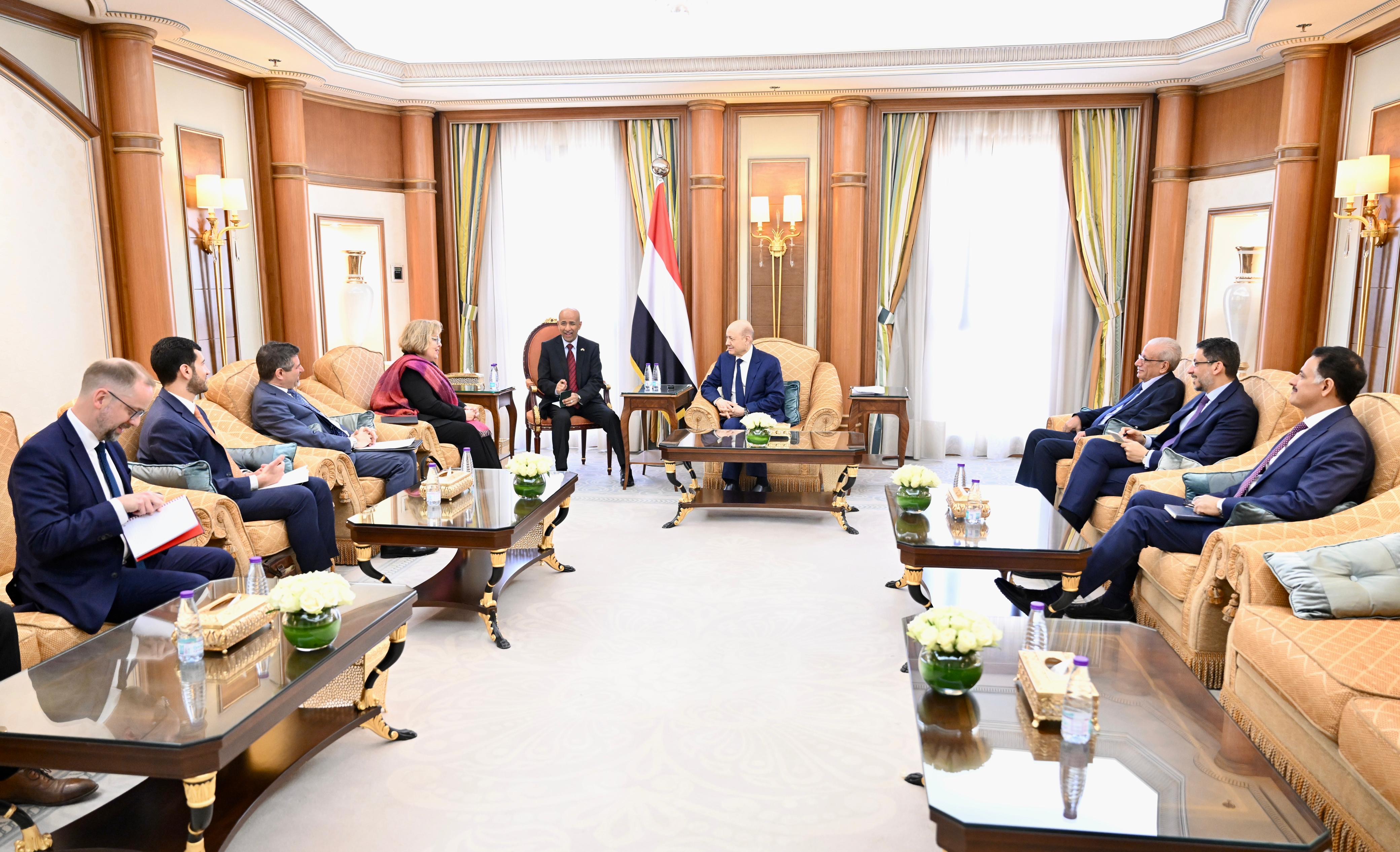 رئيس مجلس القيادة يستقبل مساعدة وزير الخارجية الأميركية 04 فبراير 2024