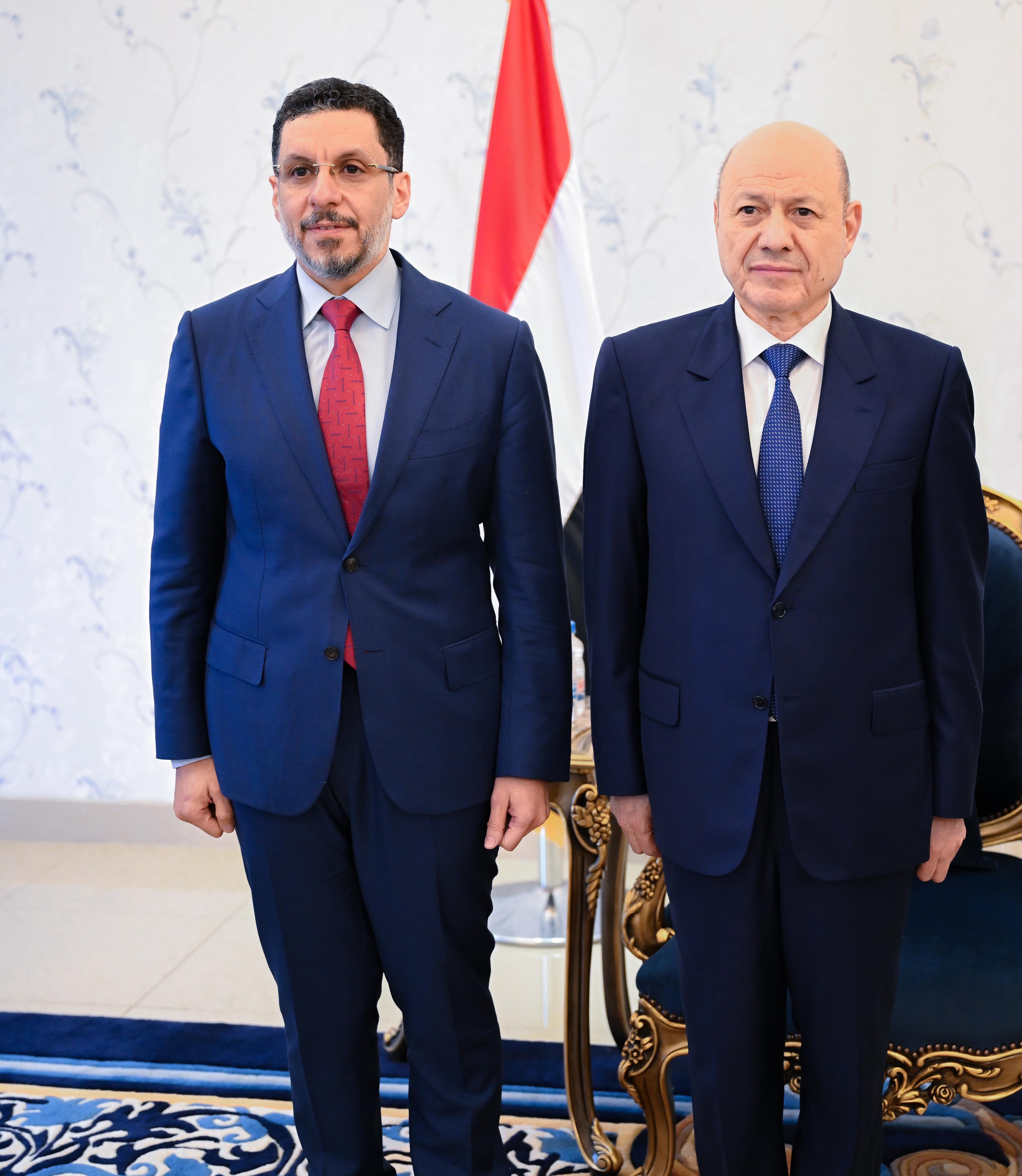رئيس الوزراء يؤدي اليمين الدستورية امام رئيس مجلس القيادة الرئاسي في العاصمة المؤقتة عدن 08 فبراير 2024