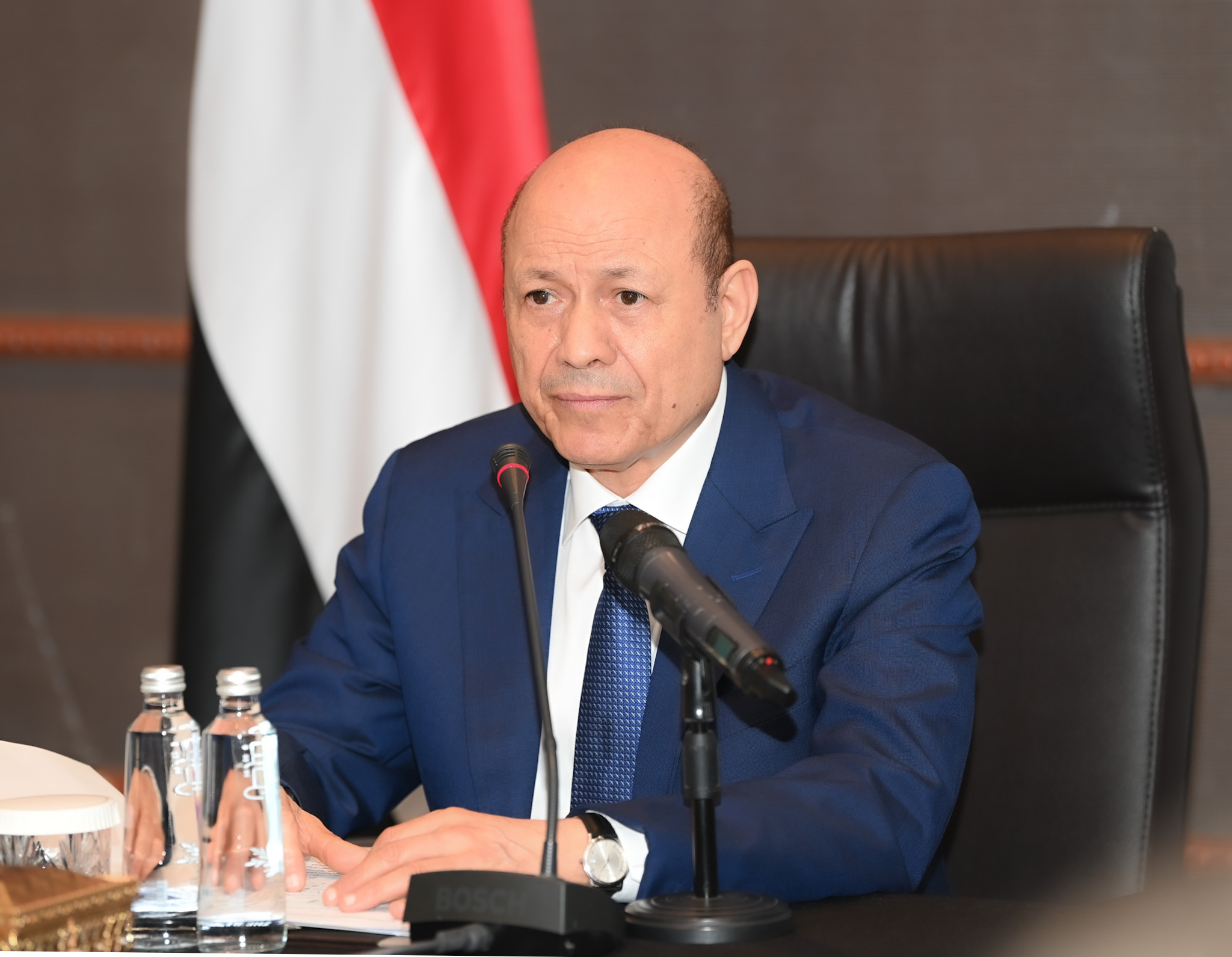 رئيس مجلس القيادة الرئاسي يدعو الى الاستجابة الفعالة لحملة التحصين الوطنية