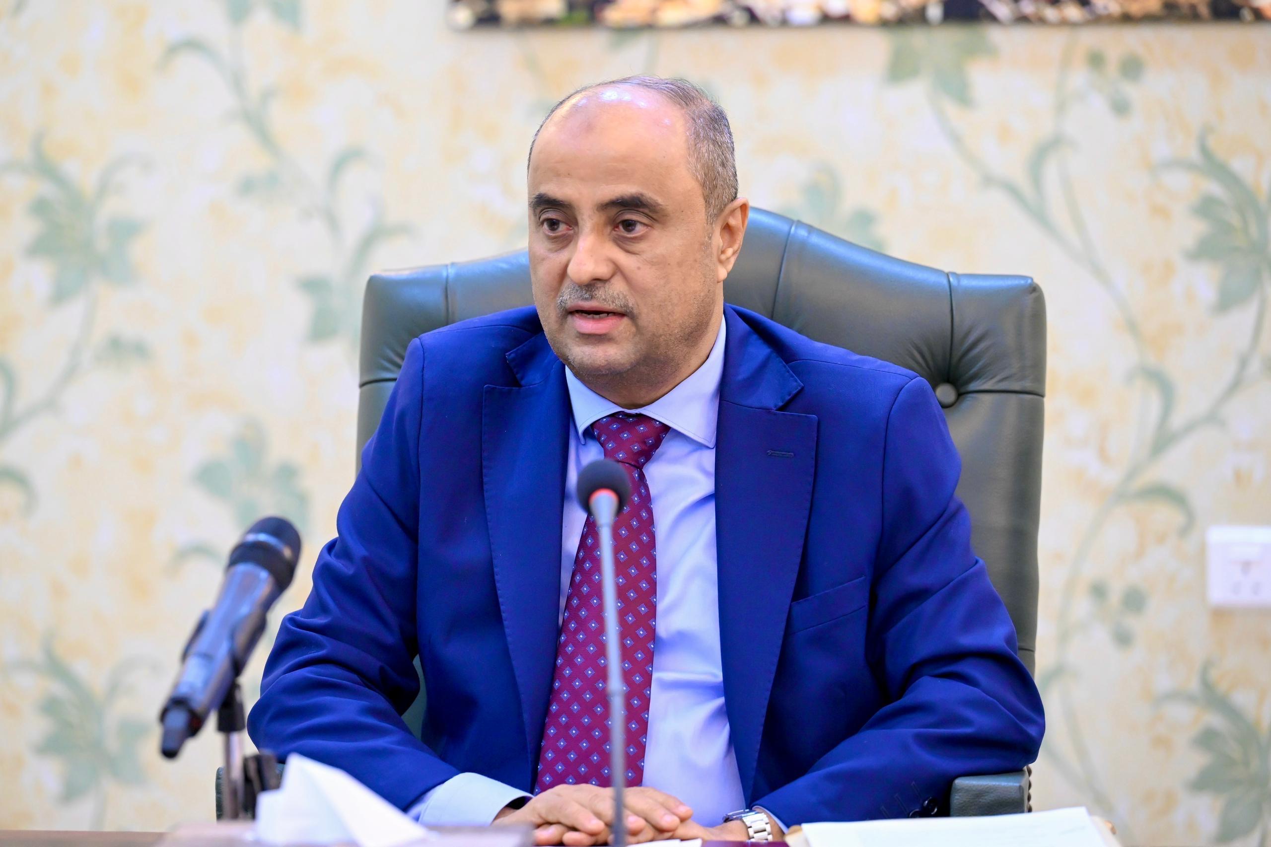 فخامة الرئيس يرأس اجتماعا للحكومة 