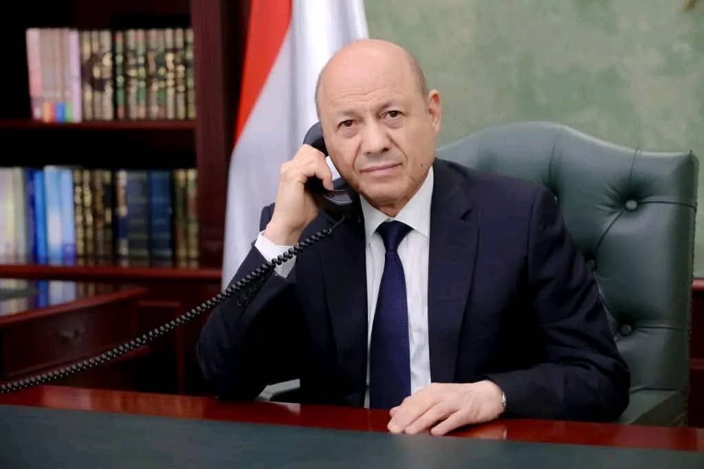 رئيس مجلس القيادة يشيد بجهود الأجهزة الأمنية في ملاحقة قتلة الشهيدة افتهان المشهري