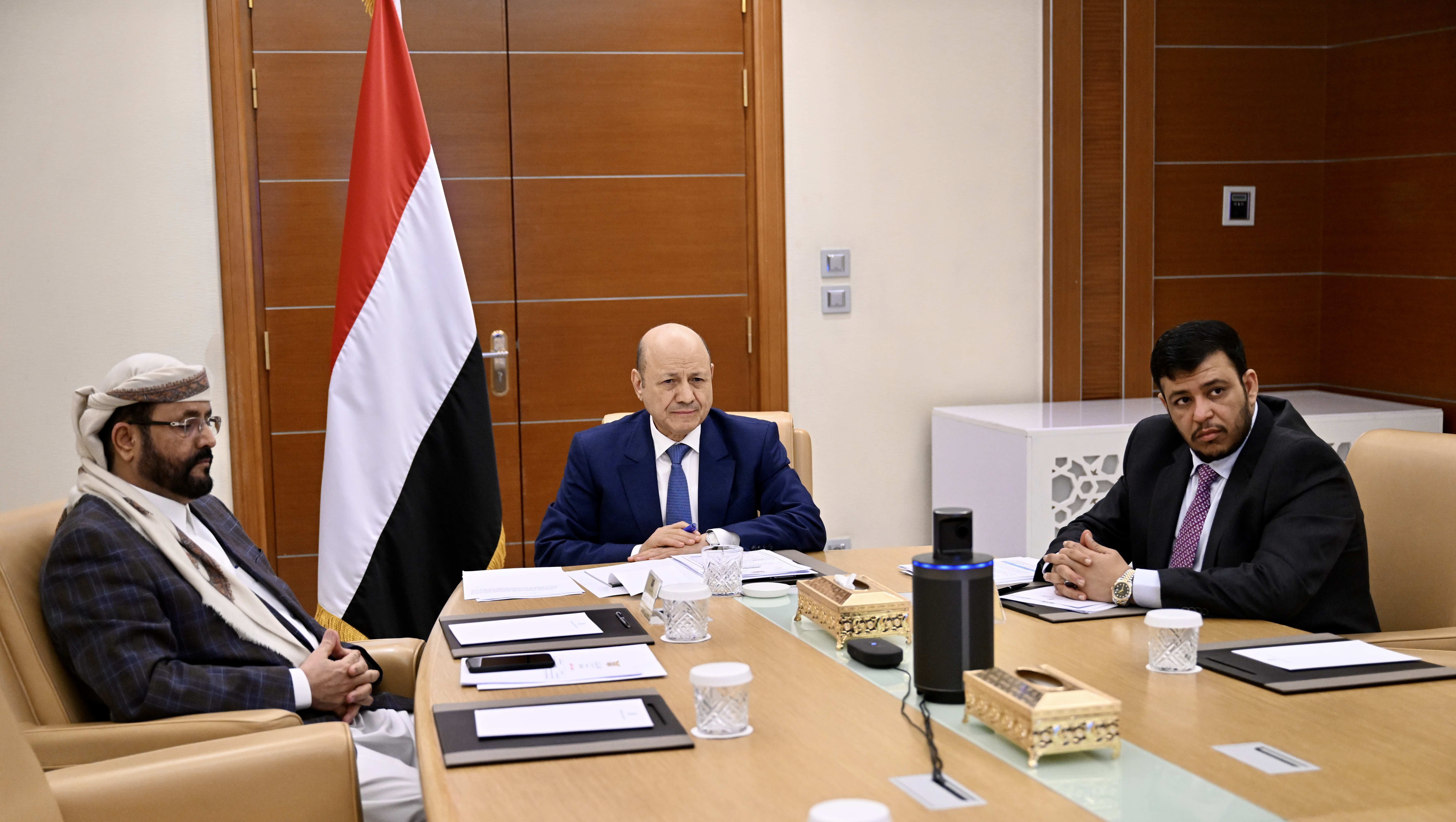 مجلس القيادة الرئاسي يعقد اجتماعا حول التطورات العسكرية والاقتصادية
