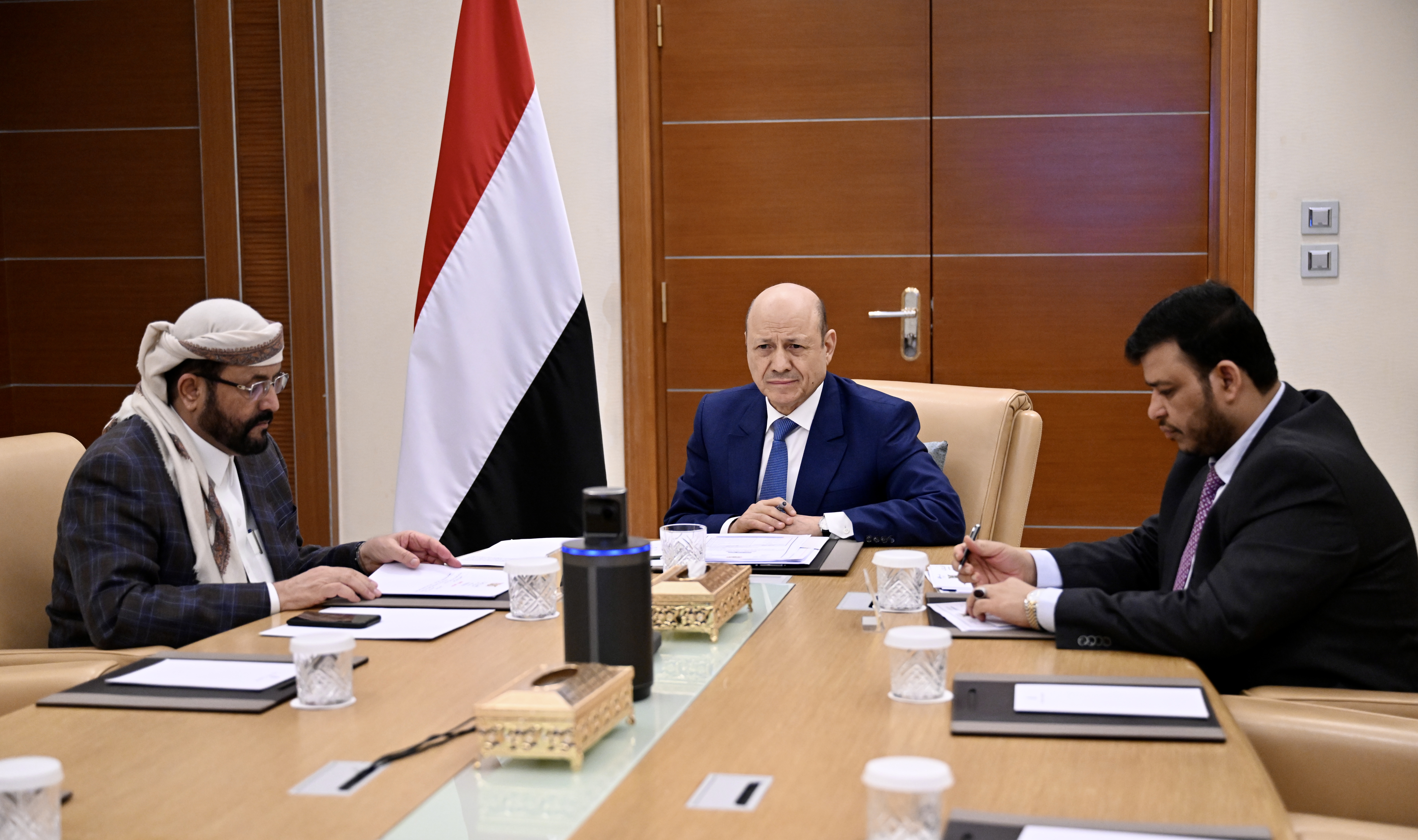 مجلس القيادة الرئاسي يعقد اجتماعا حول التطورات العسكرية والاقتصادية