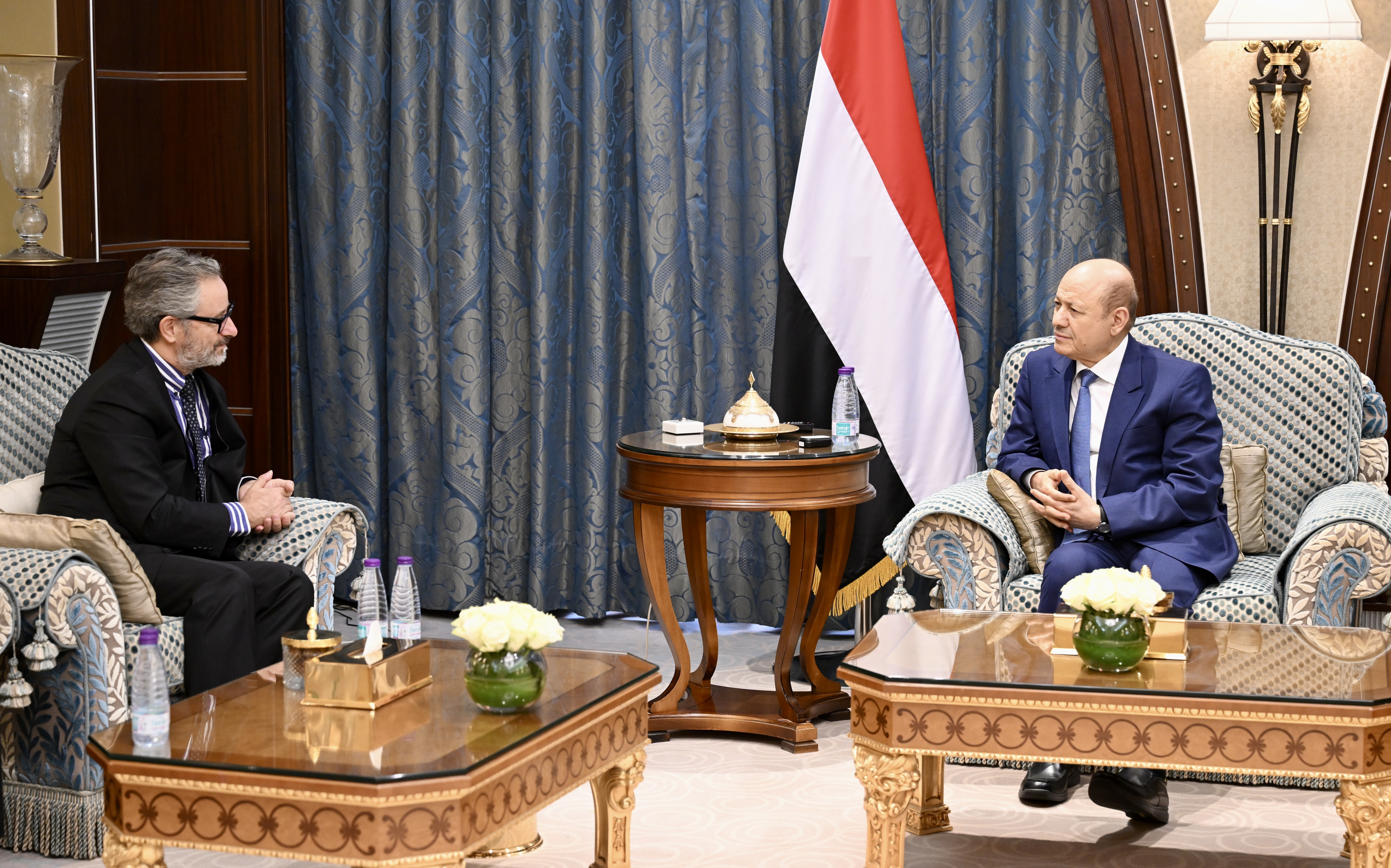 فخامة رئيس مجلس القيادة الرئاسي يلتقي سفير الاتحاد الأوروبي لدى بلادنا 25 يوليو 2023