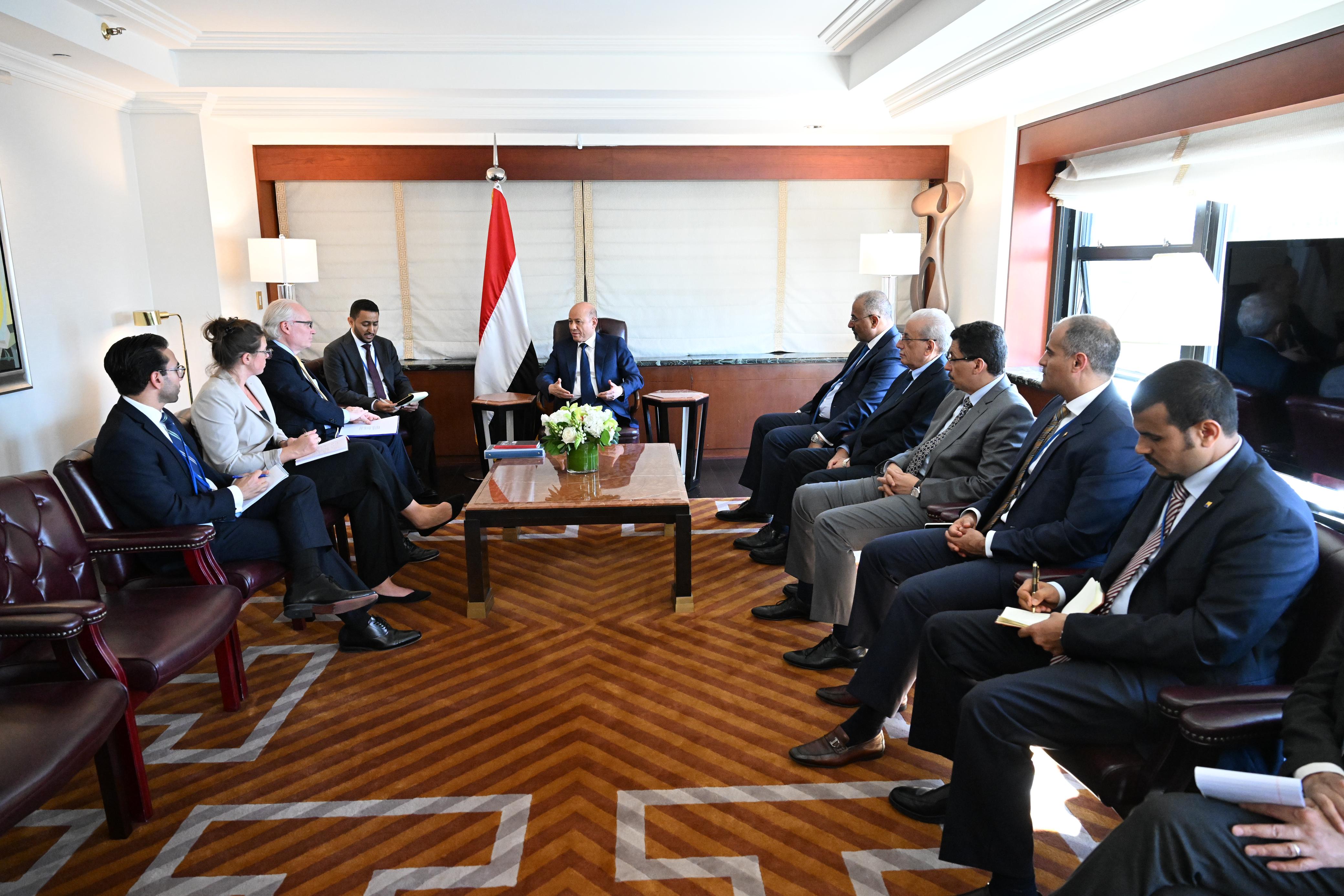 رئيس مجلس القيادة الرئاسي يستقبل المبعوث الاميركي الخميس ، 21 سبتمبر 2023 