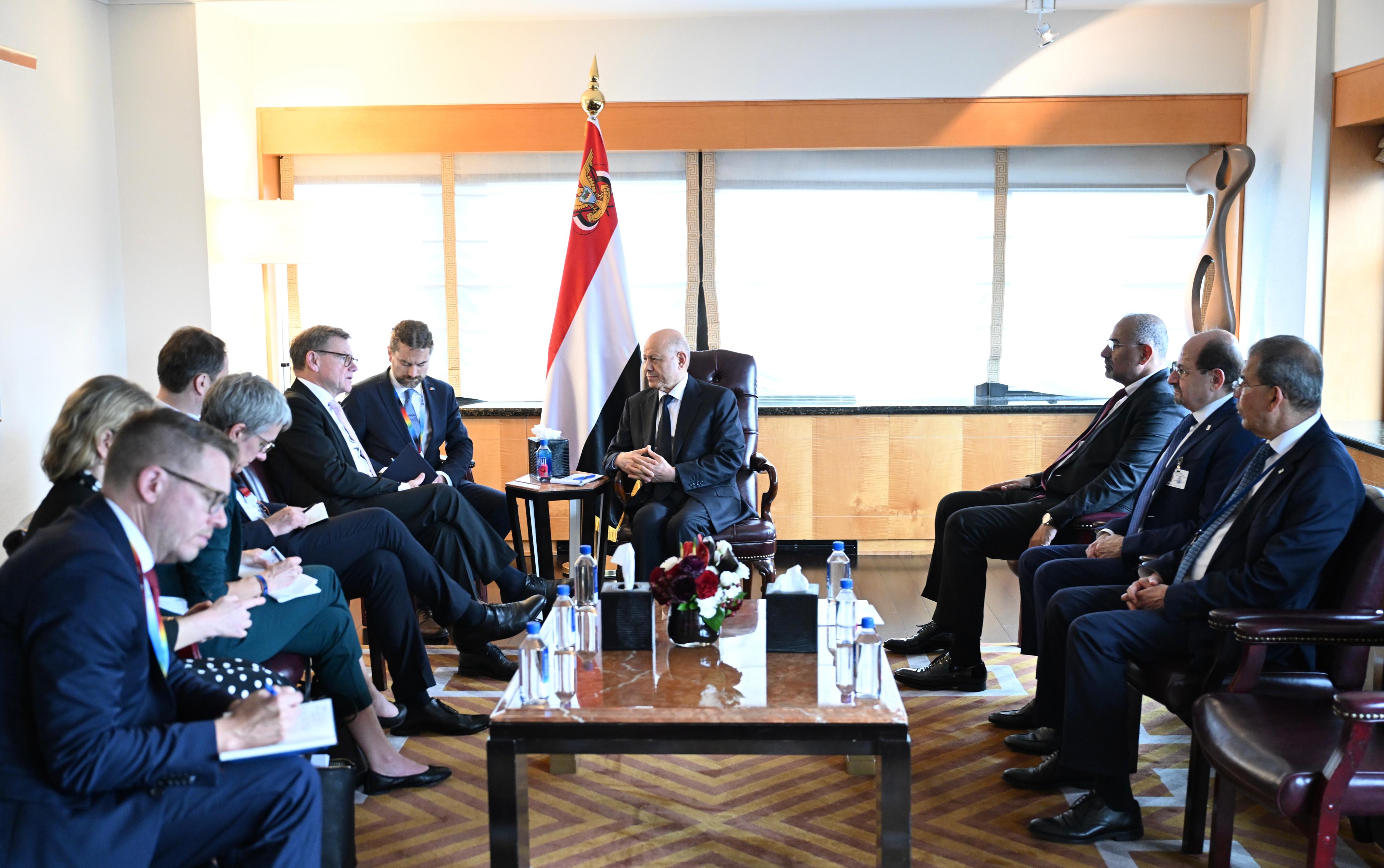 رئيس مجلس القيادة يستقبل وزير الخارجية الالماني