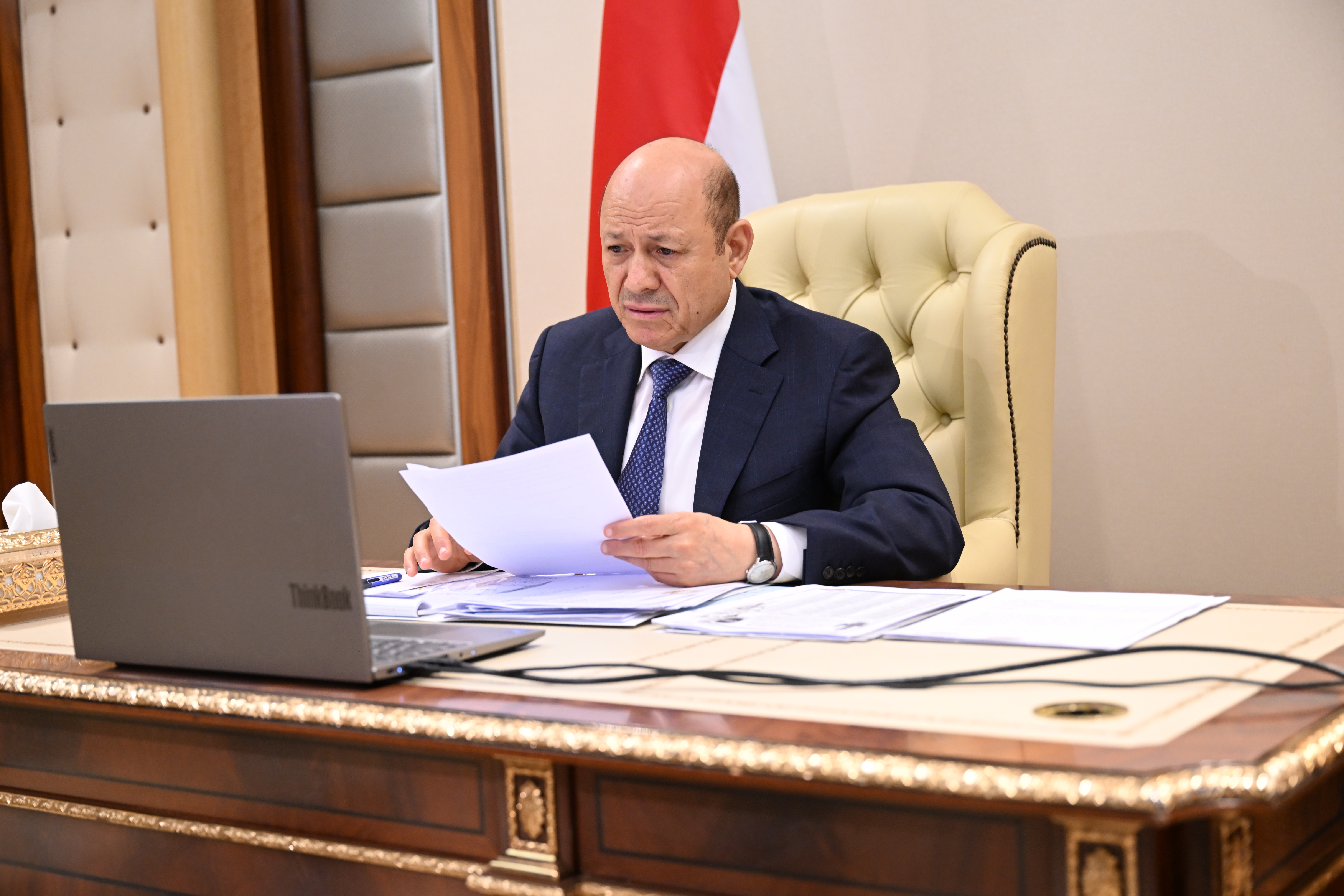 مجلس القيادة الرئاسي يواصل نقاشاته حول مستجدات الاوضاع المحلية والاجراءات التنفيذية لقرار مجلس الدفاع الوطني 26 نوفمبر2022