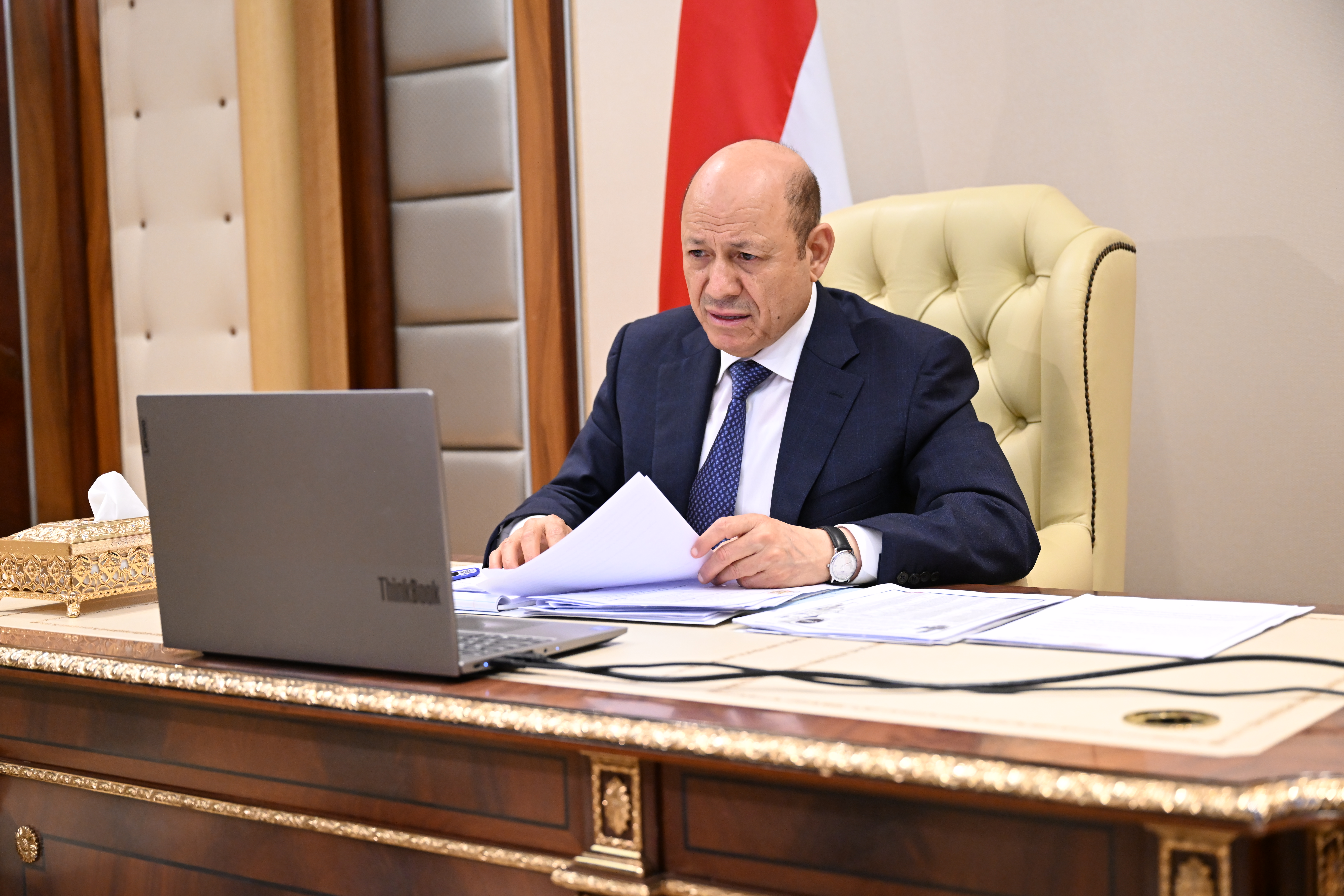 مجلس القيادة الرئاسي يواصل نقاشاته حول مستجدات الاوضاع المحلية والاجراءات التنفيذية لقرار مجلس الدفاع الوطني 26 نوفمبر2022