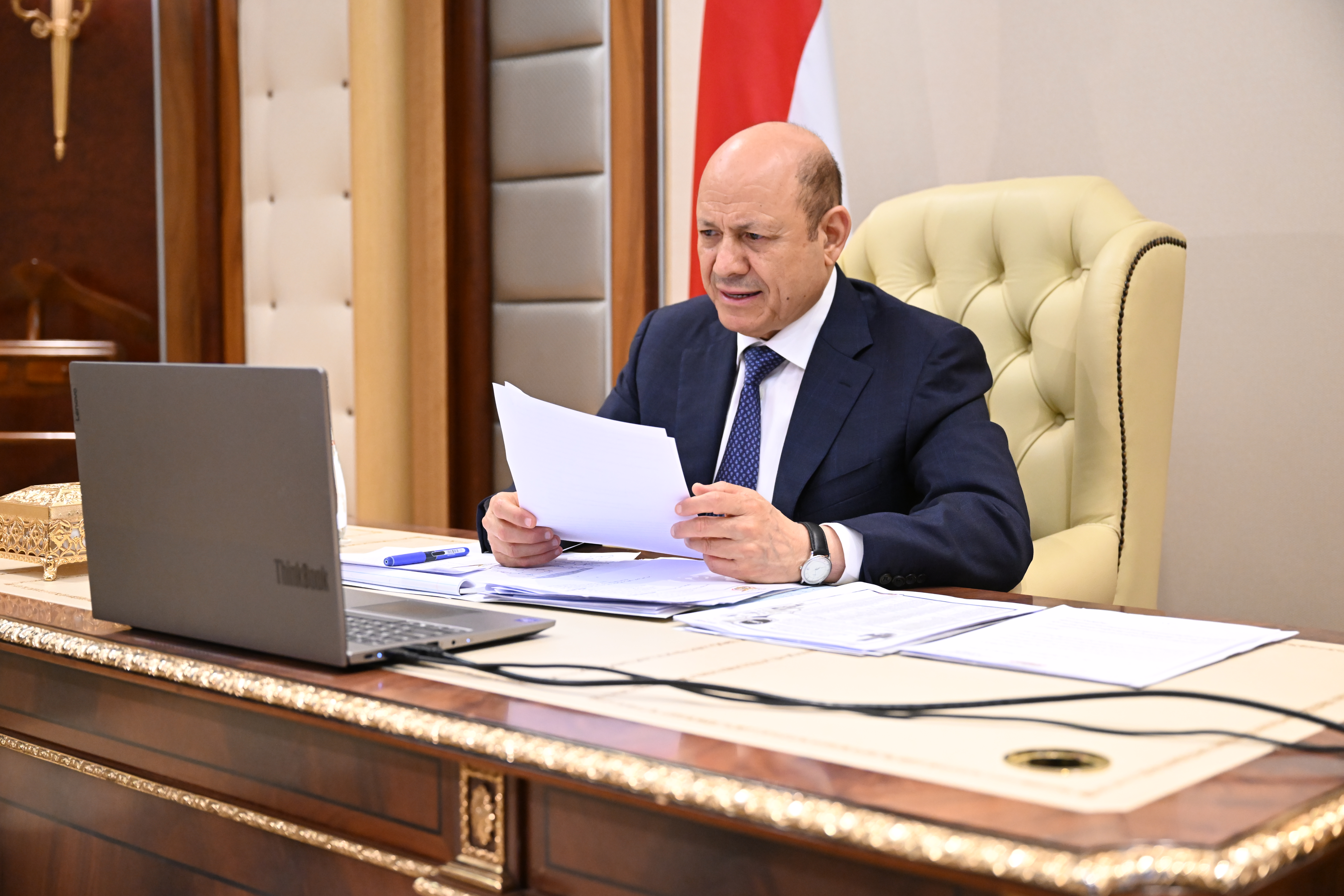 مجلس القيادة الرئاسي يواصل نقاشاته حول مستجدات الاوضاع المحلية والاجراءات التنفيذية لقرار مجلس الدفاع الوطني 26 نوفمبر2022