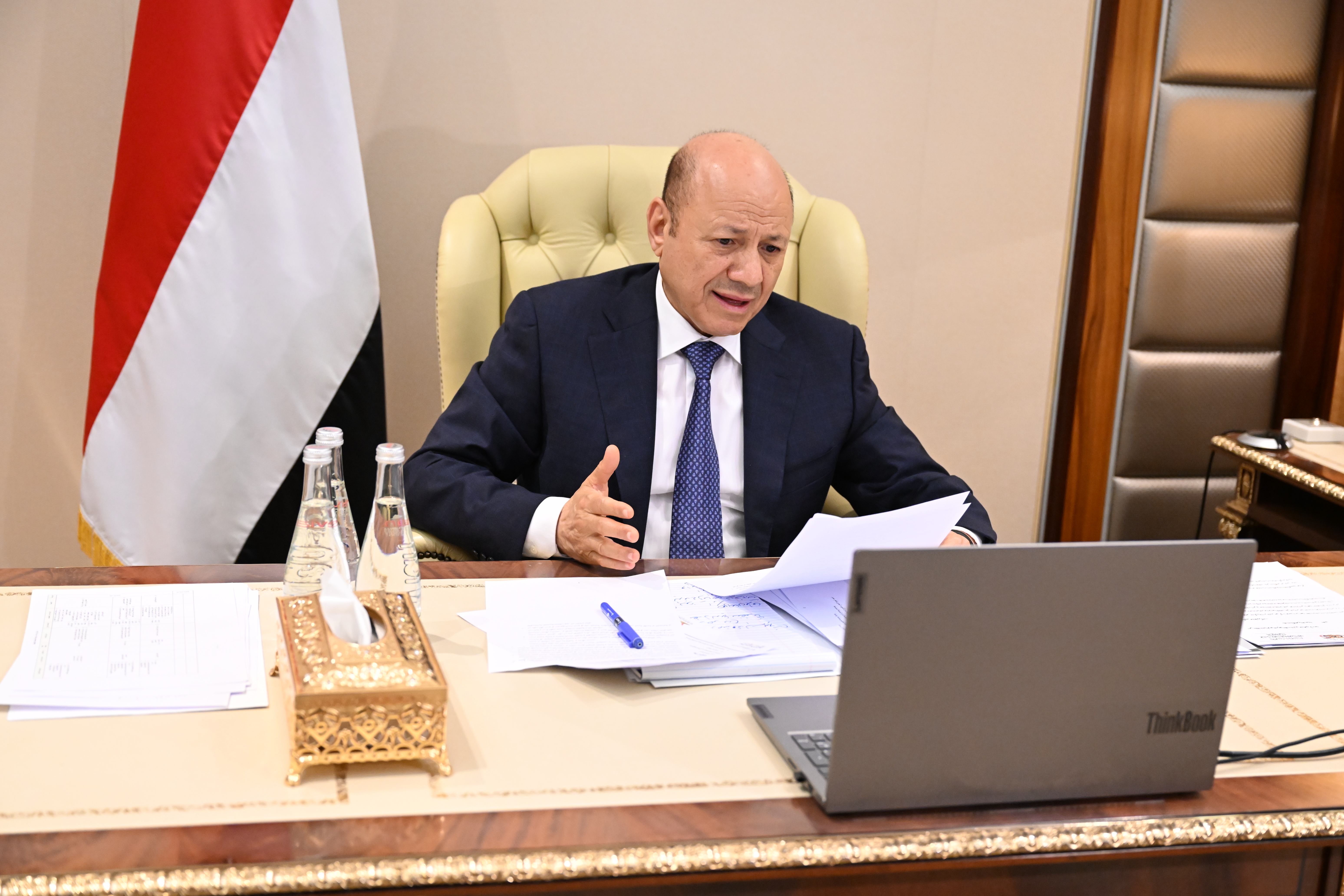 مجلس القيادة الرئاسي يواصل نقاشاته حول مستجدات الاوضاع المحلية والاجراءات التنفيذية لقرار مجلس الدفاع الوطني 26 نوفمبر2022
