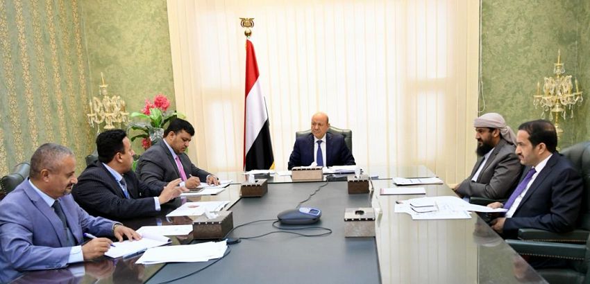 مجلس القيادة الرئاسي يواصل مناقشة ملف الاصلاحات المؤسسية و التدخلات الدولية في قطاعات البنى التحتية والخدمية