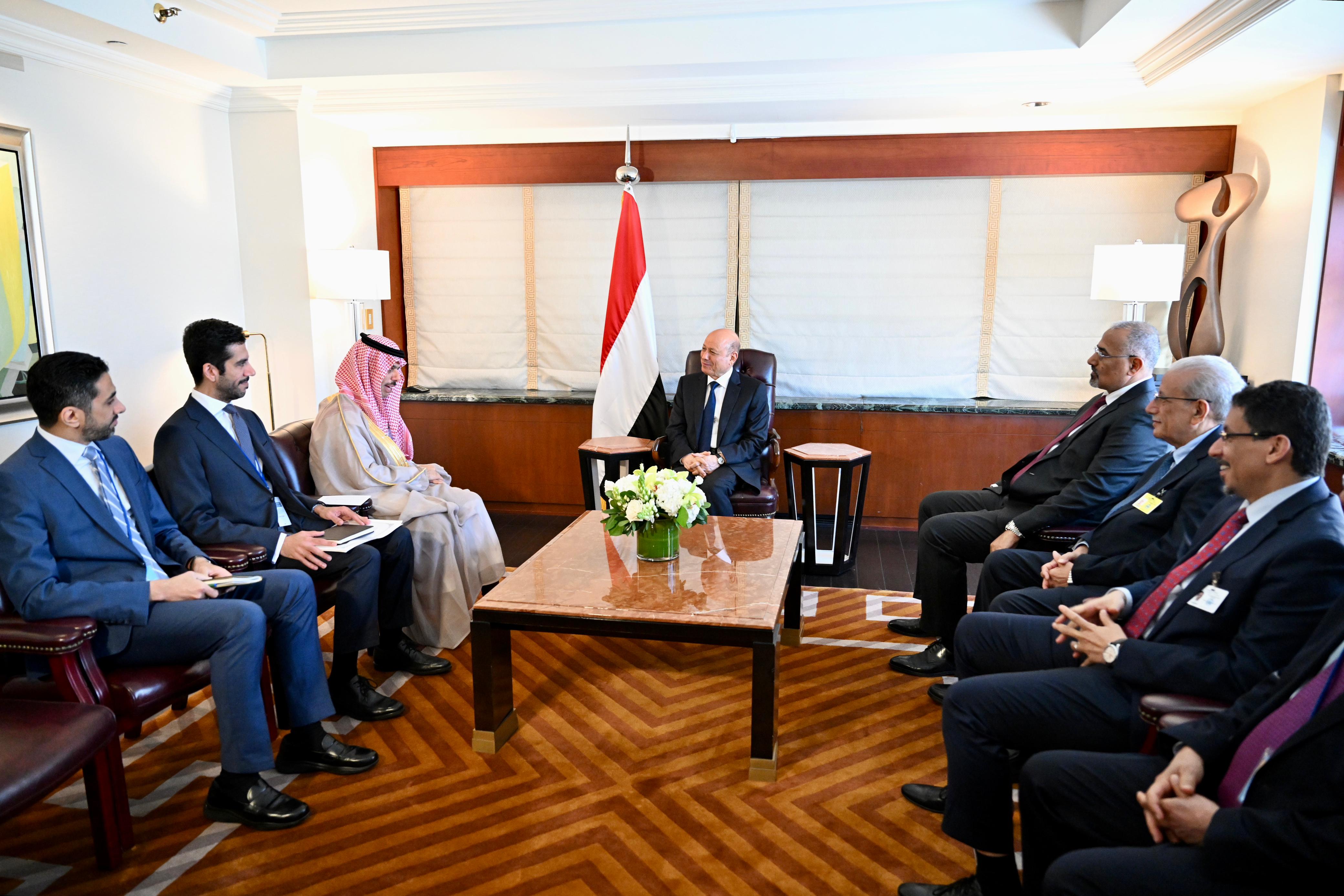 رئيس مجلس القيادة الرئاسي يستقبل وزير الخارجية السعودي  21 سبتمبر 2023 