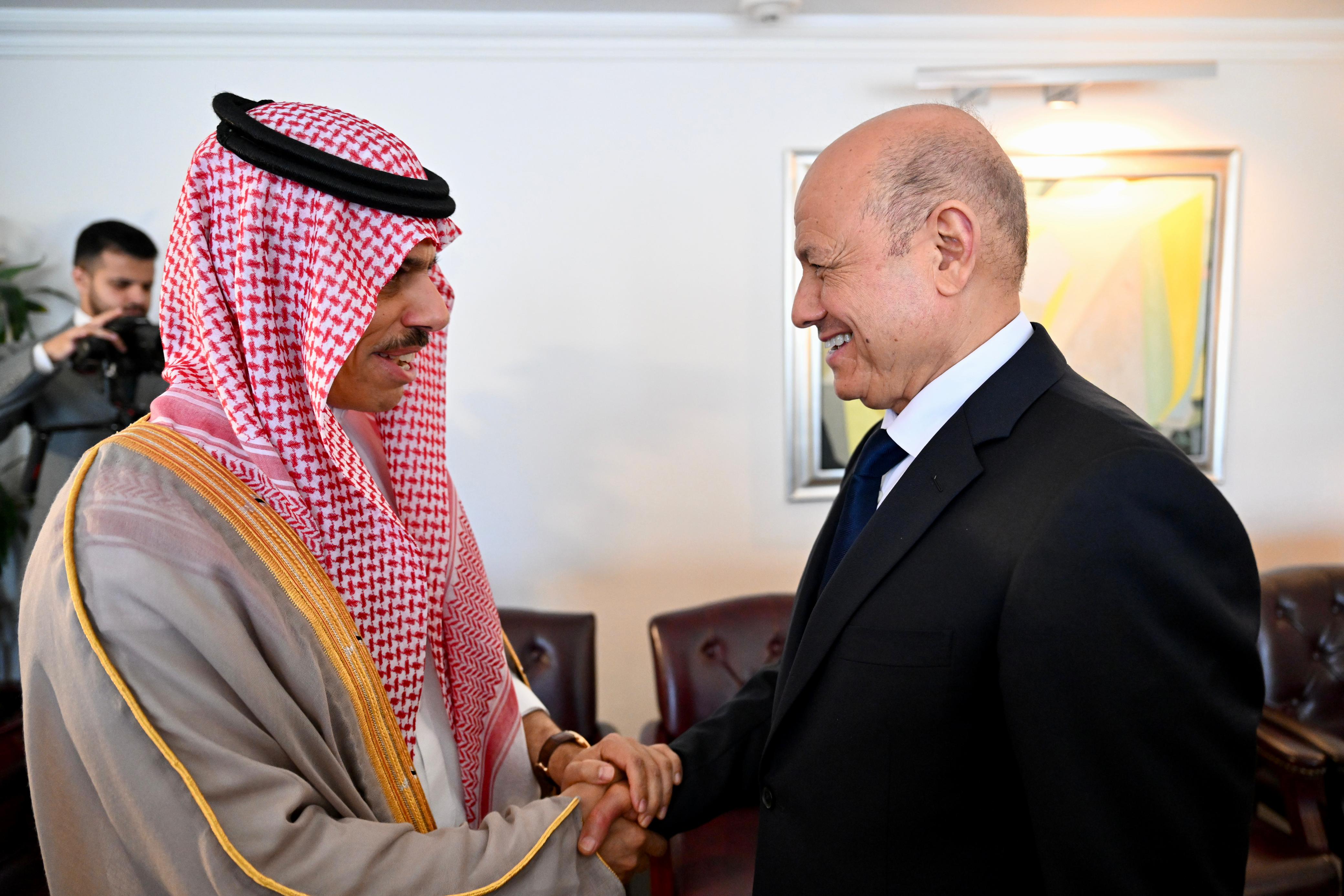 رئيس مجلس القيادة الرئاسي يستقبل وزير الخارجية السعودي  21 سبتمبر 2023 