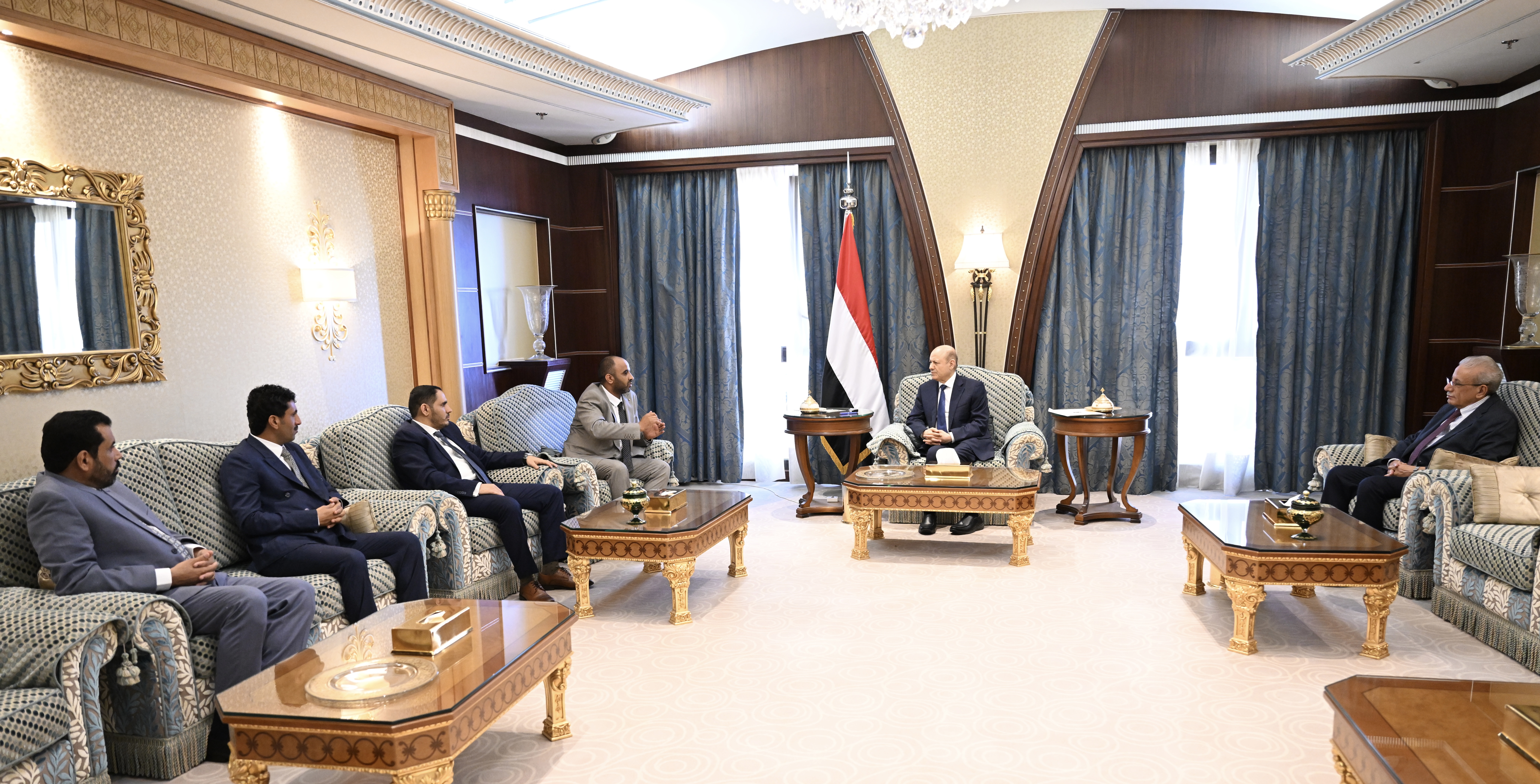 فخامة الرئيس يستقبل الفريق الحكومي  المعني بالأسرى والمحتجزين 29 مارس 2023