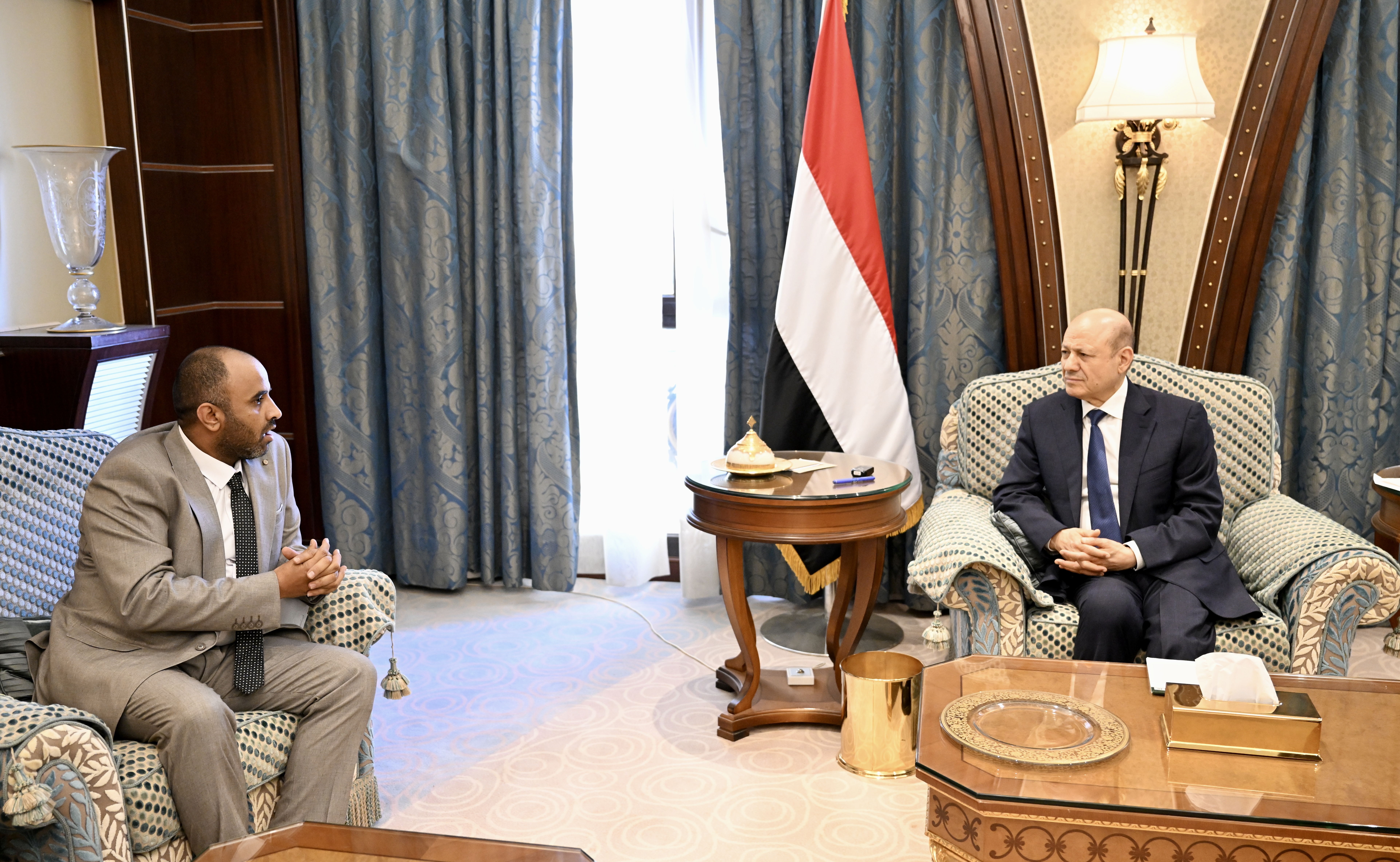 فخامة الرئيس يستقبل الفريق الحكومي  المعني بالأسرى والمحتجزين 29 مارس 2023
