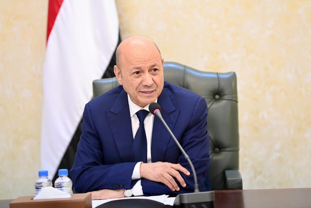 رئيس مجلس القيادة يرأس اجتماعا مشتركا للحكومة ومحافظي المحافظات  29 مارس 2024