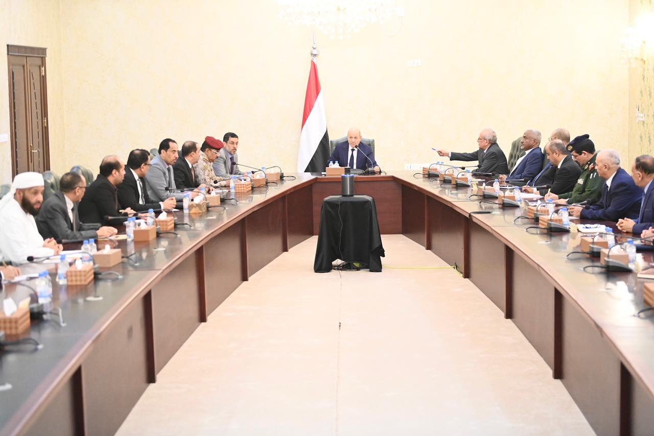 رئيس مجلس القيادة يرأس اجتماعا مشتركا للحكومة ومحافظي المحافظات  29 مارس 2024