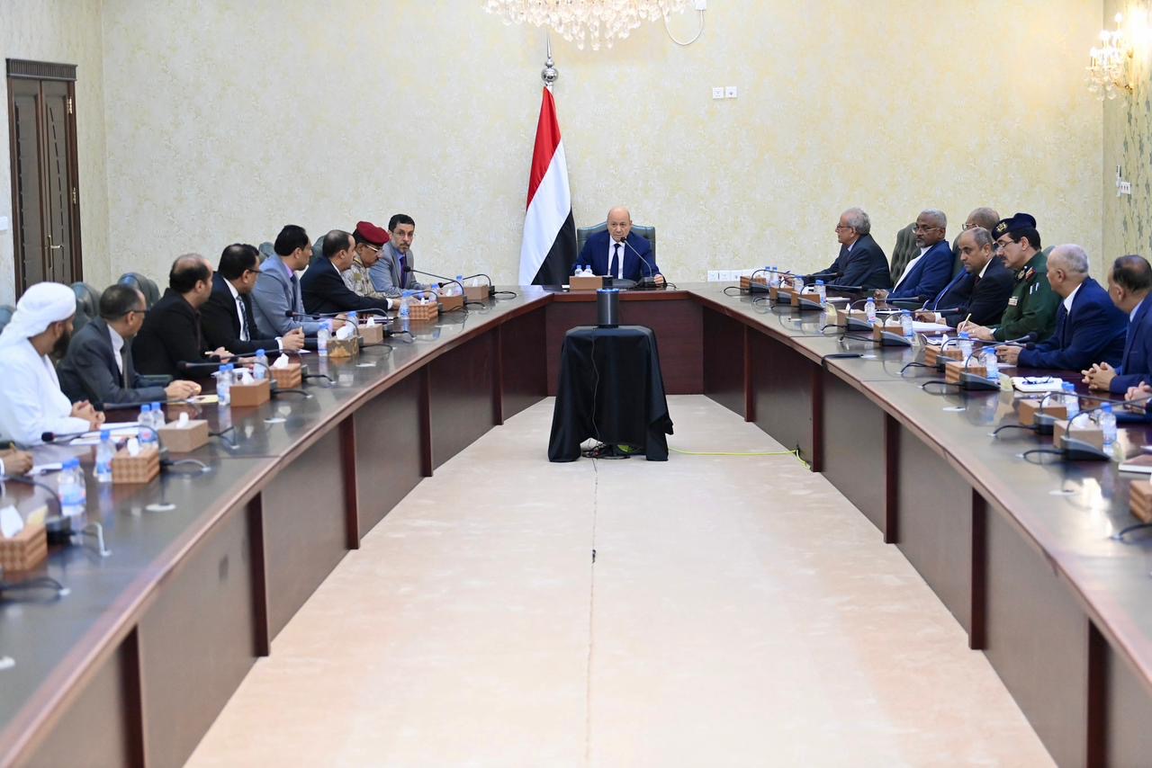رئيس مجلس القيادة يرأس اجتماعا مشتركا للحكومة ومحافظي المحافظات  29 مارس 2024