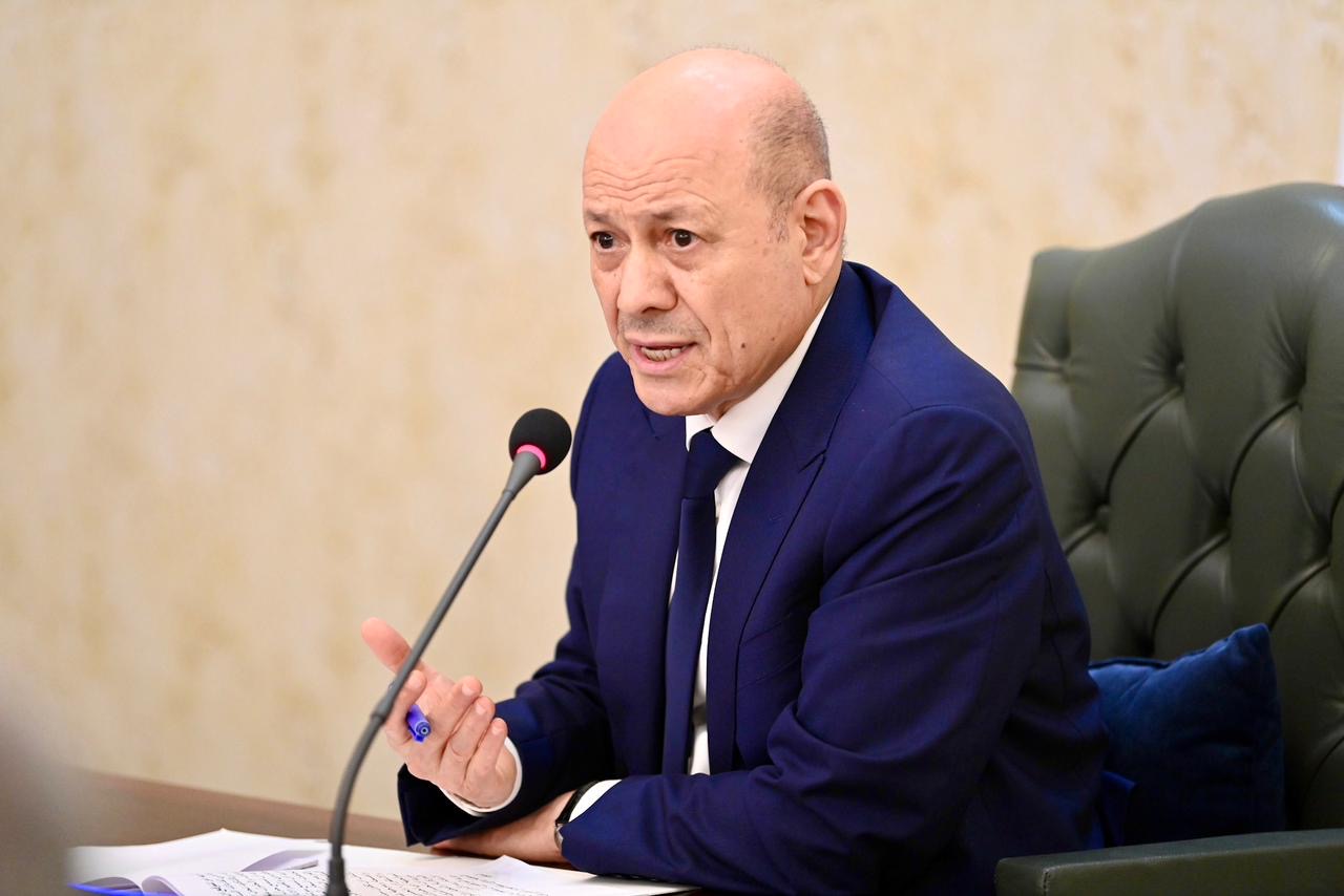 رئيس مجلس القيادة يرأس اجتماعا مشتركا للحكومة ومحافظي المحافظات  29 مارس 2024