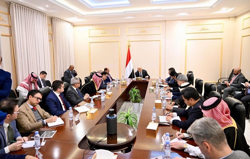 رئيس مجلس القيادة يحث المجتمع الدولي على المساهمة في ترجمة القرارات السيادية إلى اجراءات عملية داخل مجلس الأمن